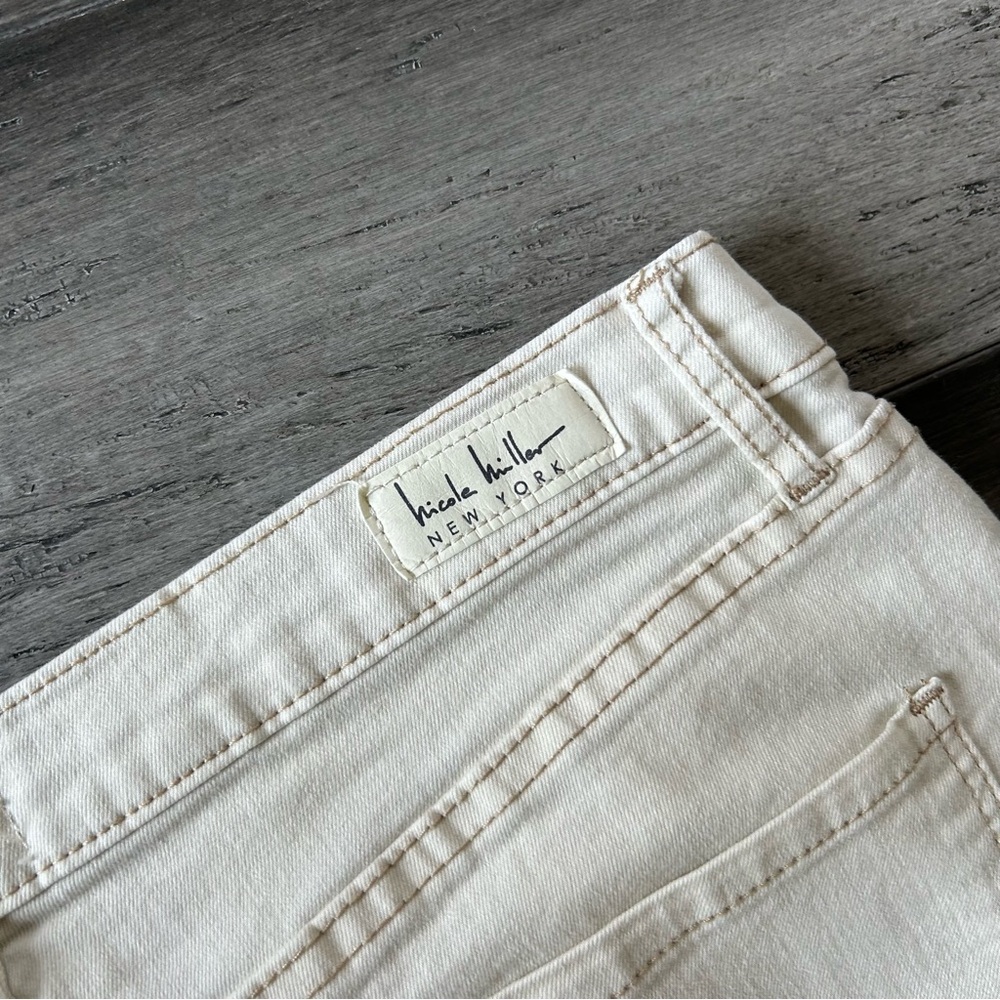 Nicole Miller SoHo High Rise Ankle Skinny Leg Raw Hem Jeans in Off White - Picture 8 of 8